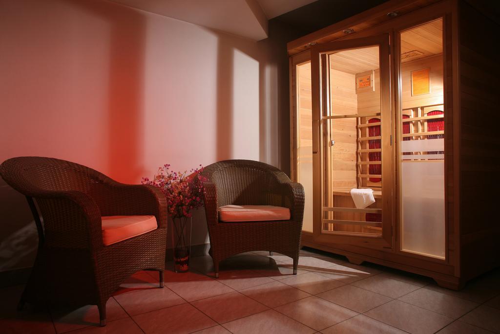 Hotel Novera 蒂米什瓦拉 外观 照片